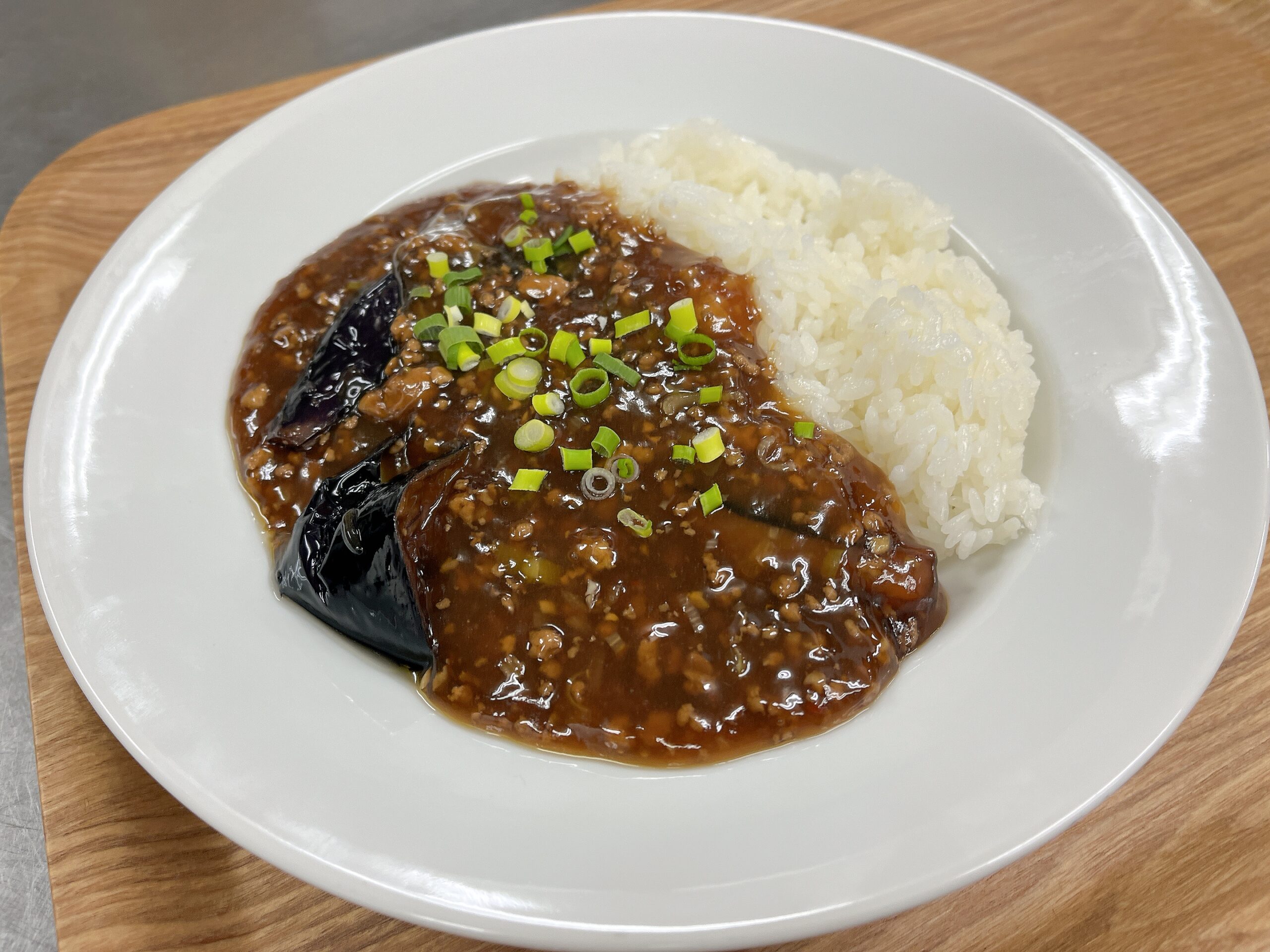 マーボーナス丼